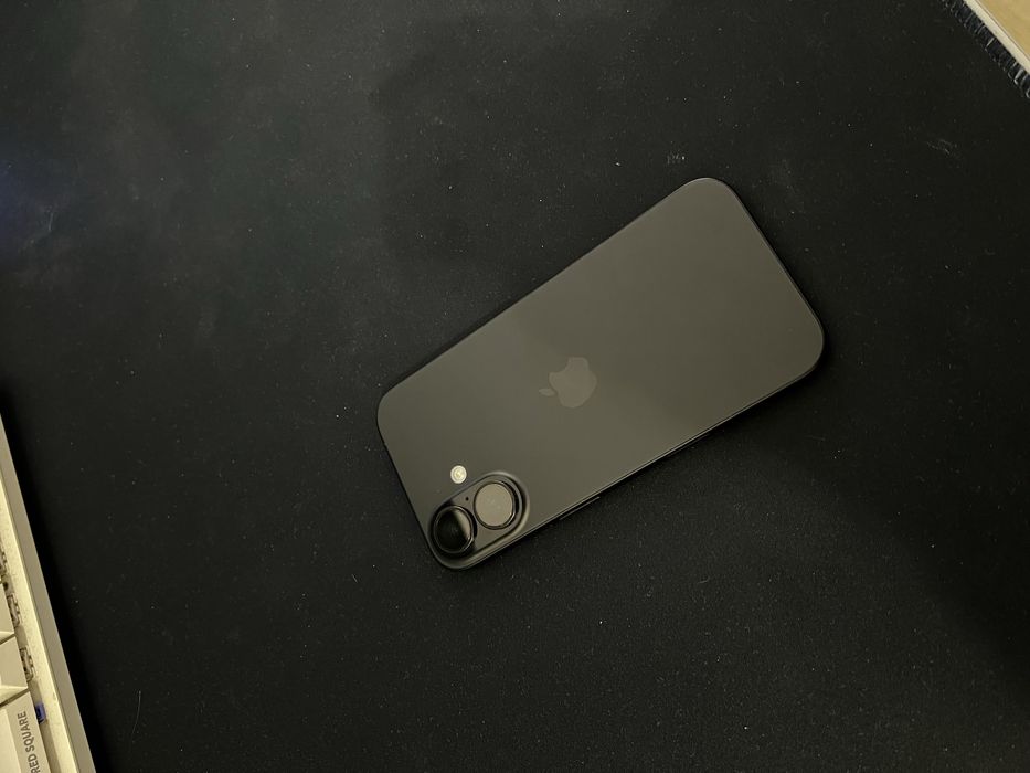 Iphone 16 128gb black