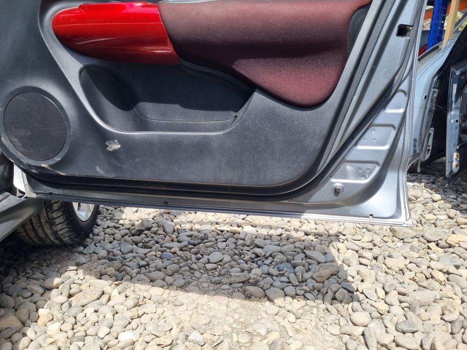 Usa Dreapta Fata Nissan Juke - SUV 4 Usi Gun Metallic Kad (1507)