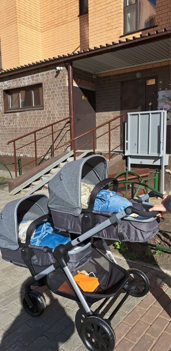 Коляска для двойни