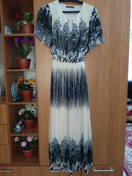 Продам платье женские