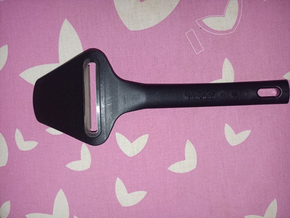 Нож/слайсер/шпатула за сирене на Икеа