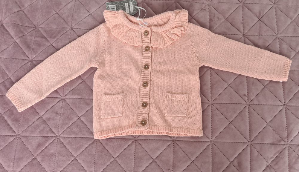 Детска жилетка с къдри