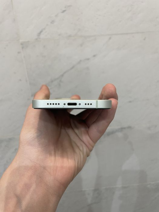 iPhone 12 128gb.