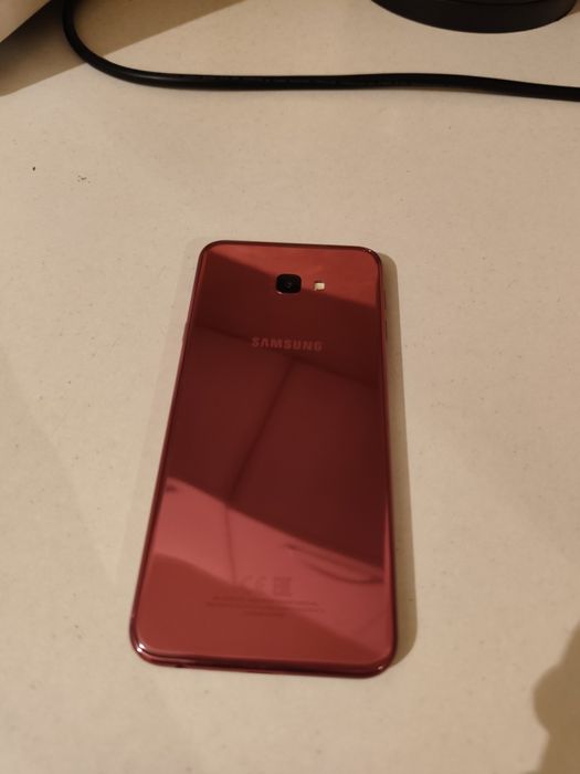 Продам Самсунг J4+