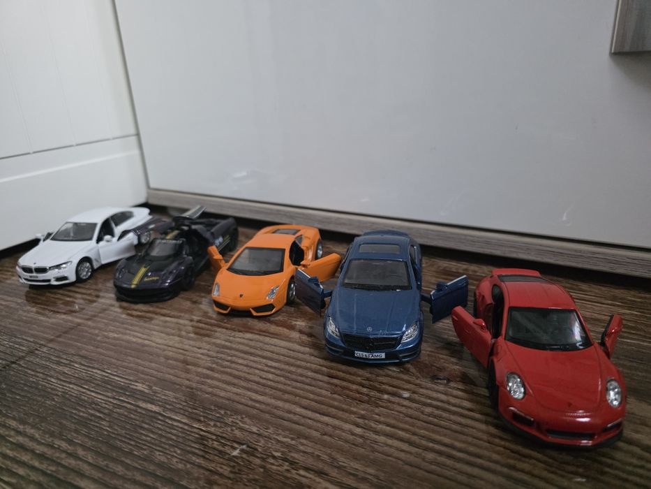 Mașinuțe de jucărie