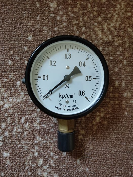 Радиален манометър ф100 и ф150