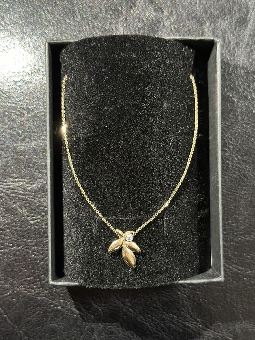 Продам подвеску с бриллиантом