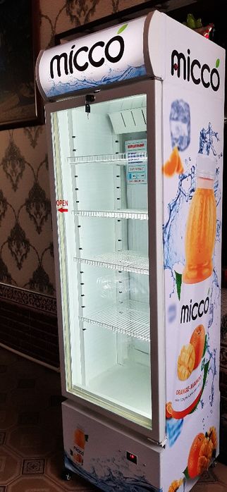 Холодилник витрина самодельный для напитков для малочни десертов