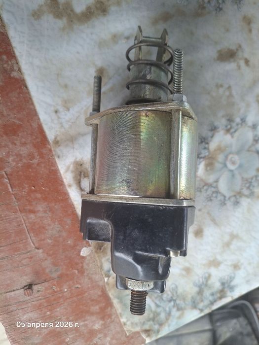 Реле стартера, втягивающий