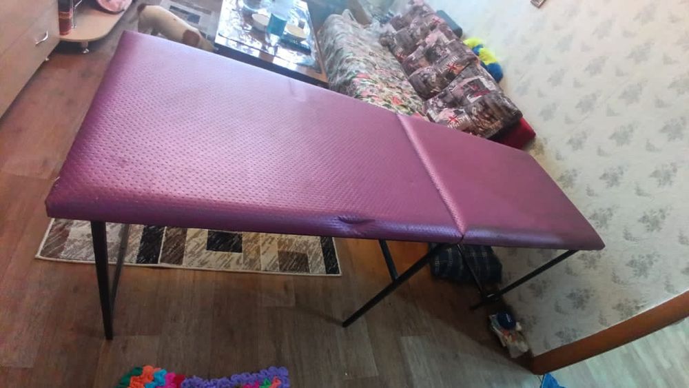 Продам кушетку.   .