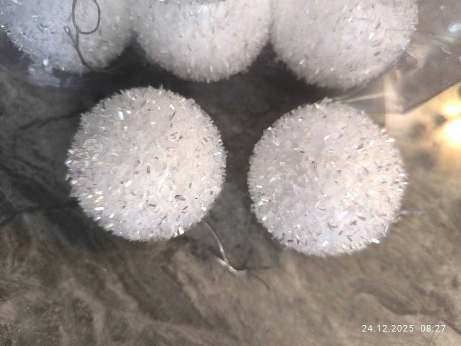 Новогодние игрушки