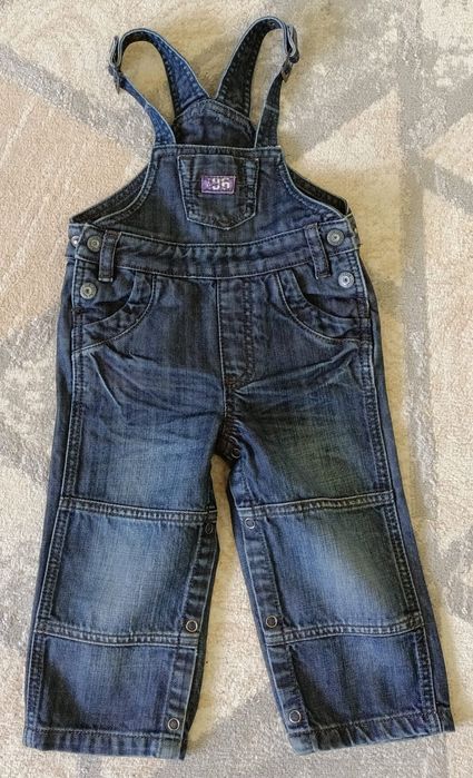 Продам джинсовый комбинезон на мальчика