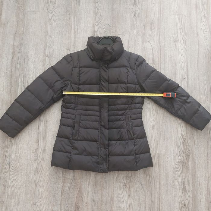 Две черни женски якета якета