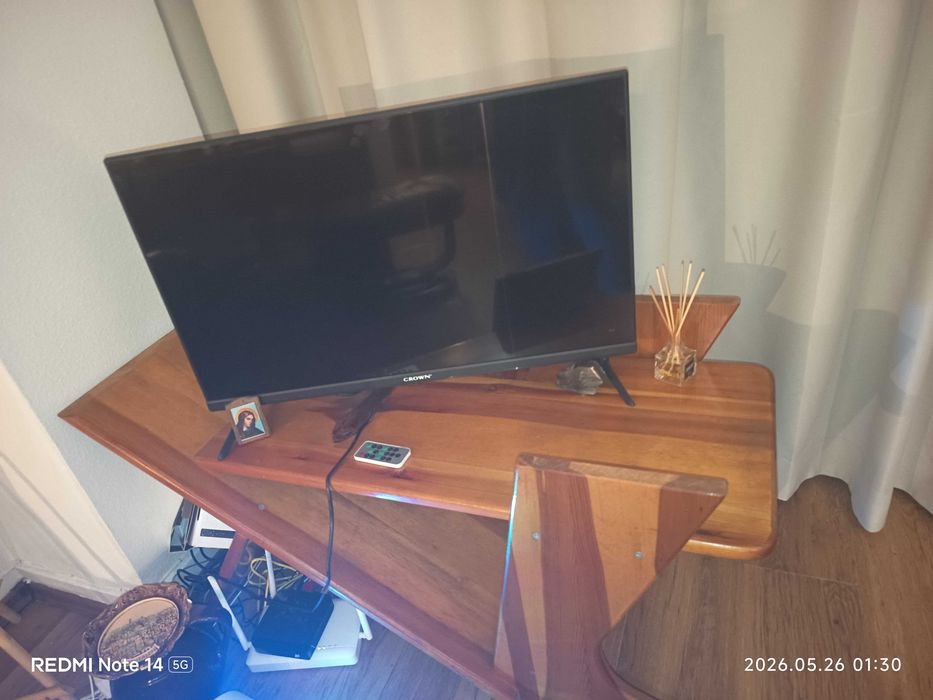 ЧИСТО НОВ 32" Телевизор CROWN 32FB22 LED TV (Неизползван, с кашон)