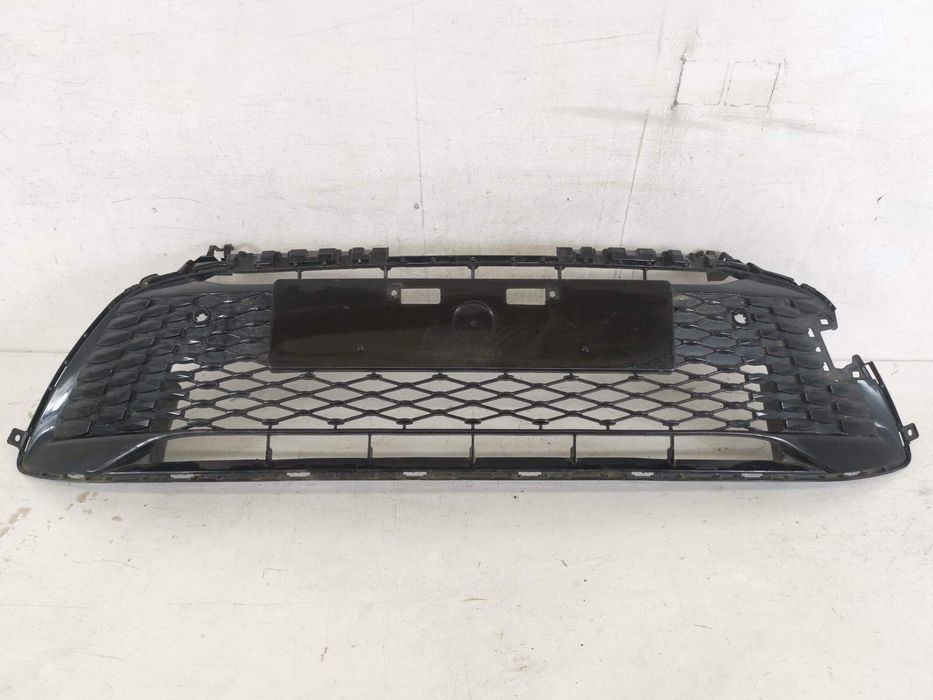 Тойота Корола / Toyota Corolla E210 Оригинална предна решетка на броня