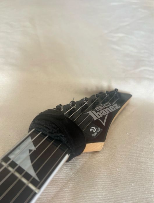 Гитара Ibanez GIO black с росписями группы Ария