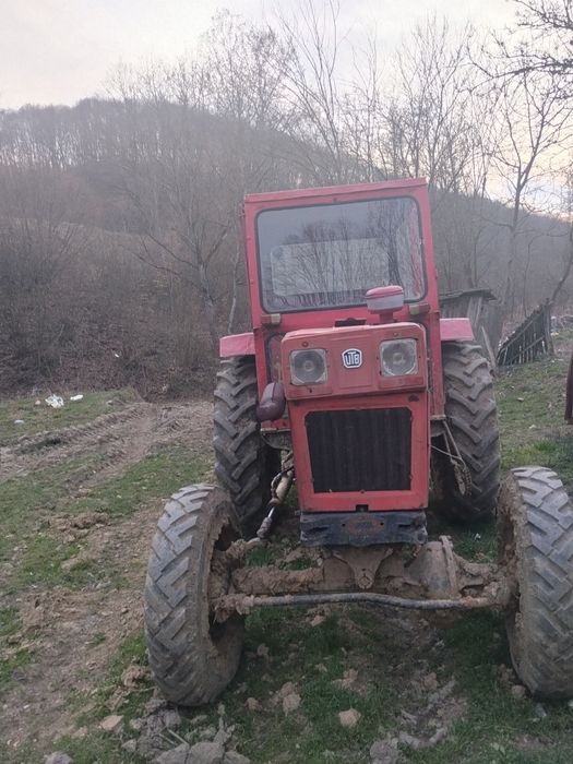 Vând tractor U651
