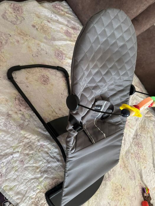 Шезлонг детскии, состояние хорошее, ребенок не лежал  даже