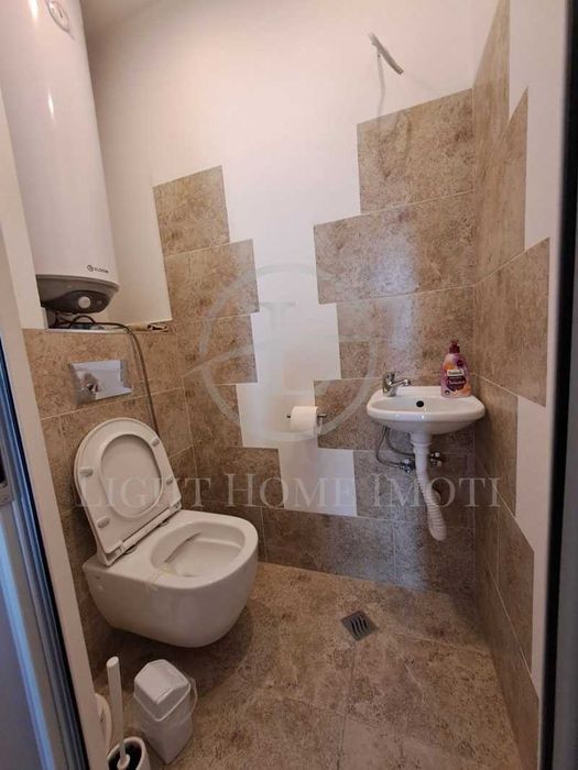 Продава се Тристаен апартамент в Пловдив, Кючук Париж - 104 кв.м за 1924 €/кв.м - Снимка #8