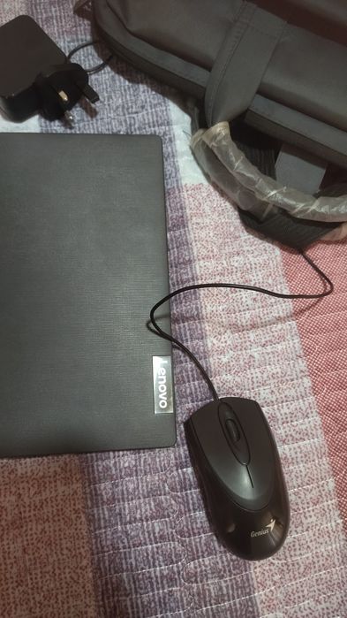 Lenova Noutbuk sotiladi xotirasi 1 TB + so'mkasi, sichqonchasi