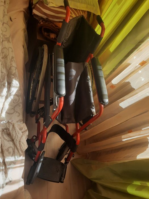 Scaun pliabil persoane dizabilitati utilizat