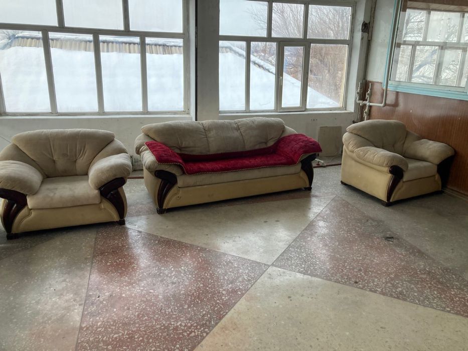 Диван с креслами