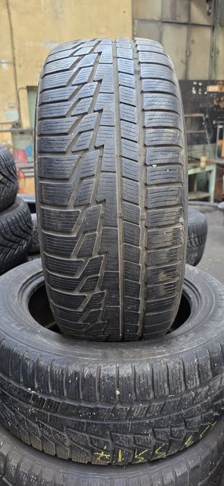 Гуми 2бр 235/55/17 - 1бр  - 30 евро