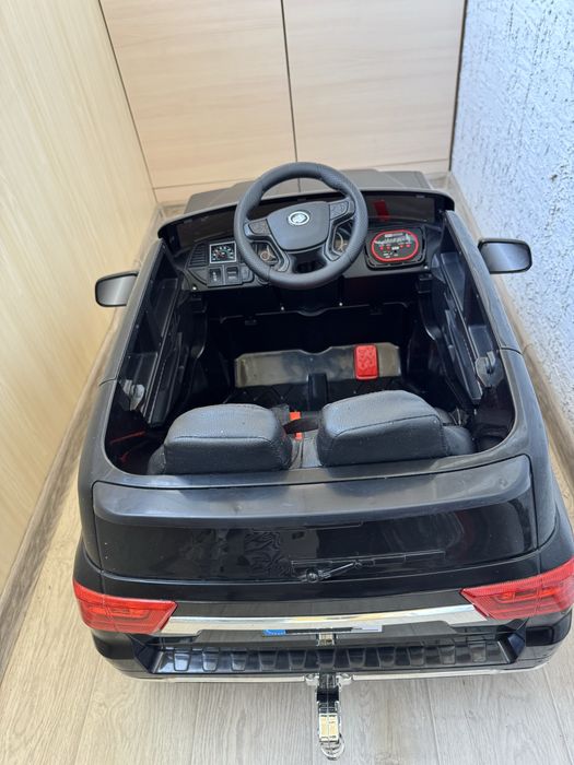 Детская машинка с пультом управления