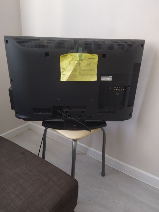Продам телевизор Sony Bravia, LCD, б/у.  Есть техпаспорт, пульт.