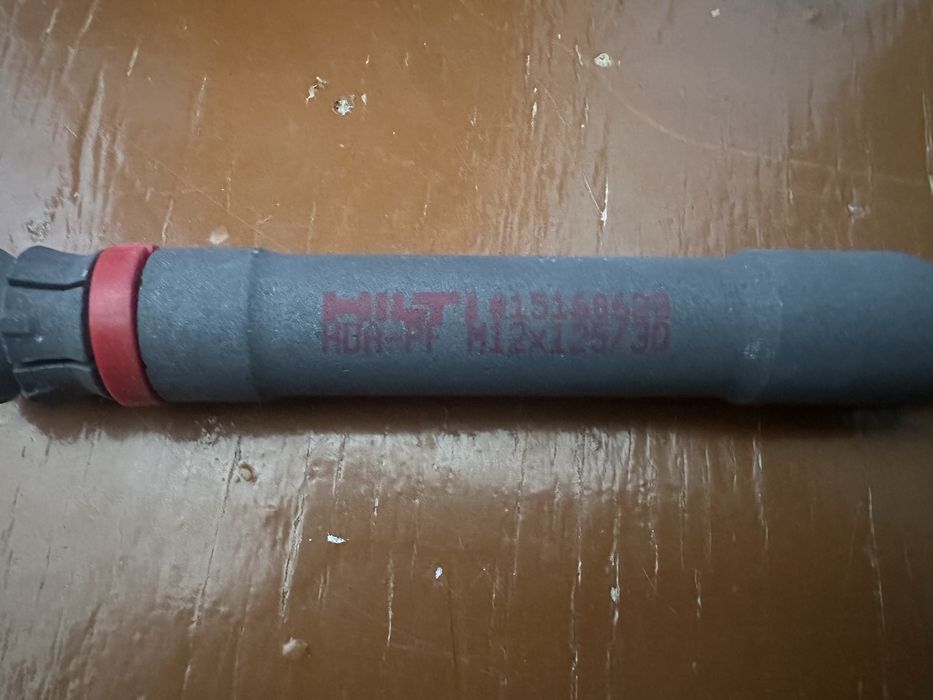 Анкерный болд Hilti