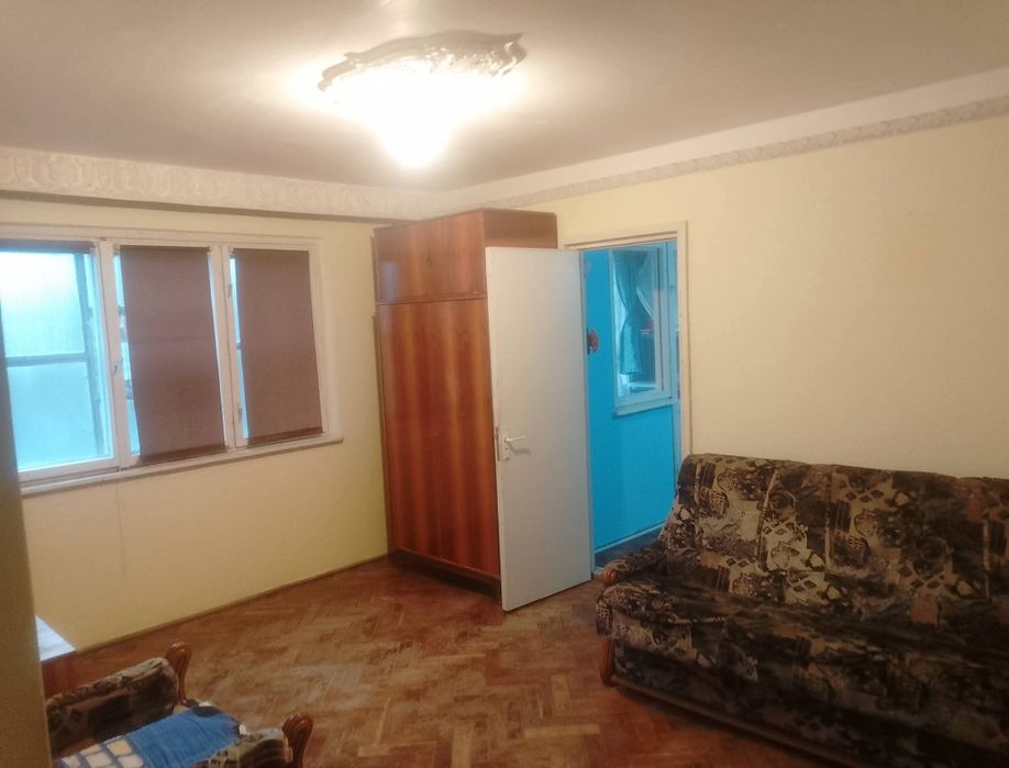 Vand apartament  2 camere
