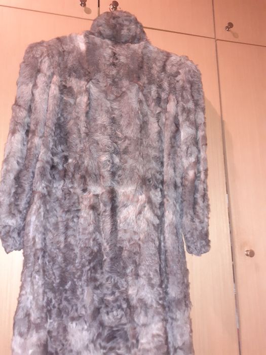 Сиво дълго дамско палто