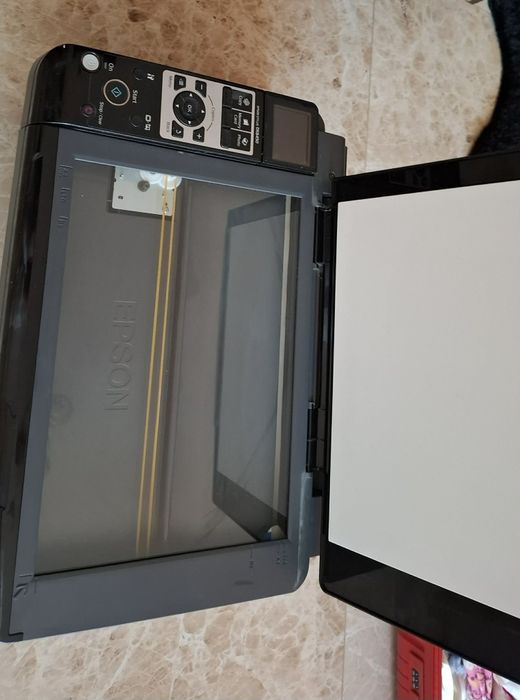Продавам принтер Epson