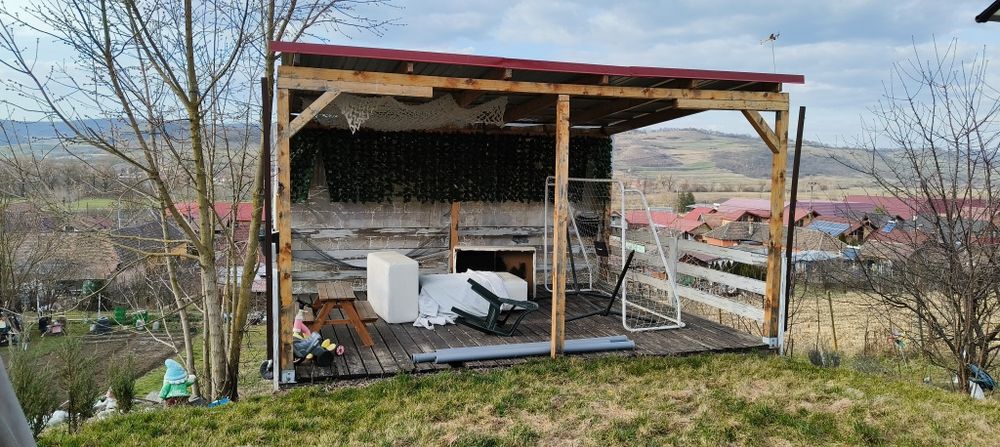 Vând Cabana cu terasa și loc joaca