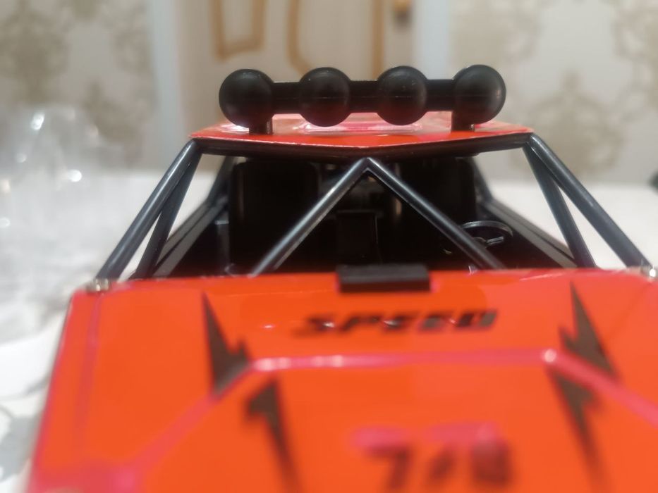 Pultda boshqariladigan moshina