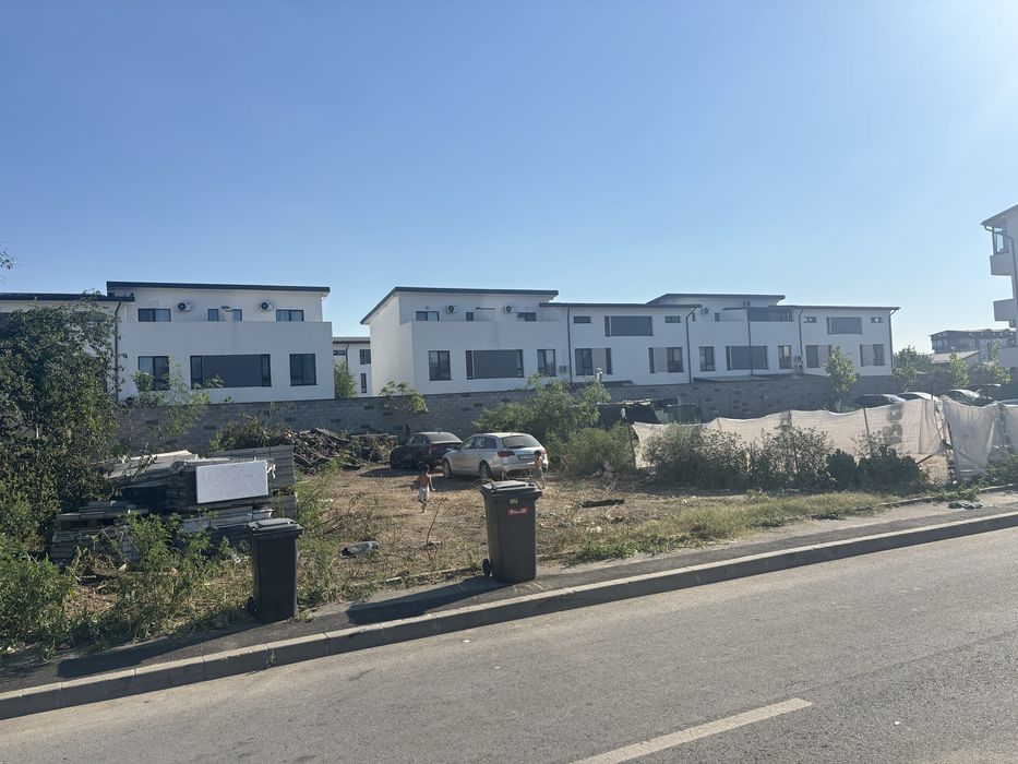De vanzare teren 500 M sector 5 str intarea talamci