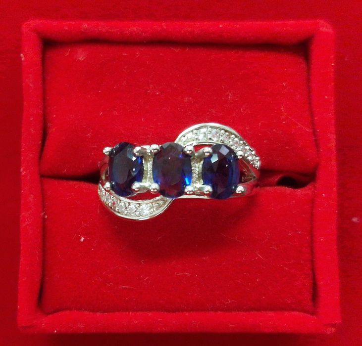 GR119, inel placat aur alb1 8k,zirconii albe/safir, regal, deosebit