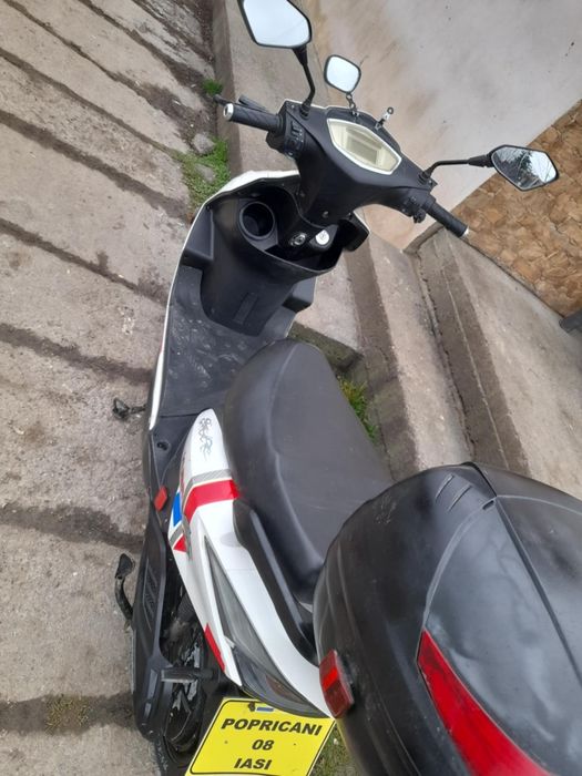 Scuter electric fara permis