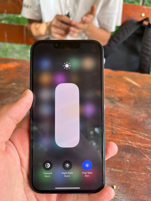 продам iPhone 13