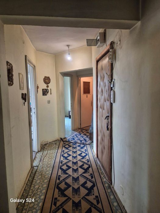 Apartament spatios 4 camere+parcare, Etaj 2, Alesd - 68990 €