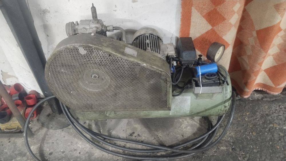 Продам компрессор