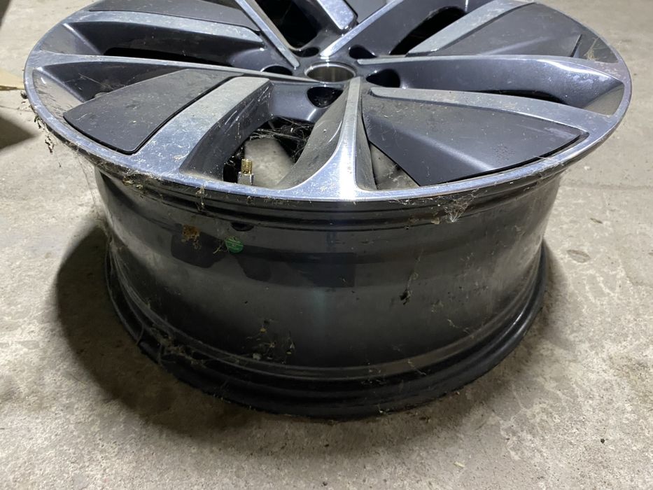 Диск от Lixiang L9 R21 оригинал