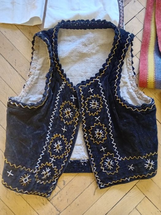 Costum popular traditional vechi baiat