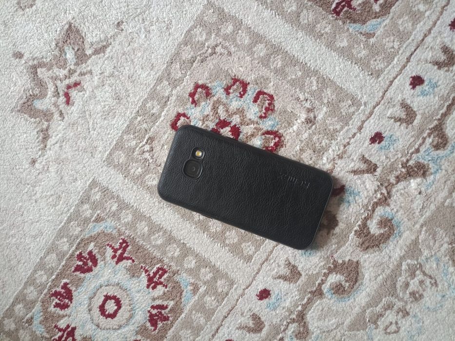 Самсунг  телефон