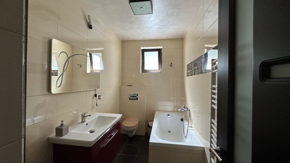 Apartament 4 camere | 2 băi | Curte | 2 locuri de parcare | Intrare separată | Chiajna