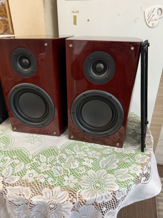 Тонколони Akai AMD75