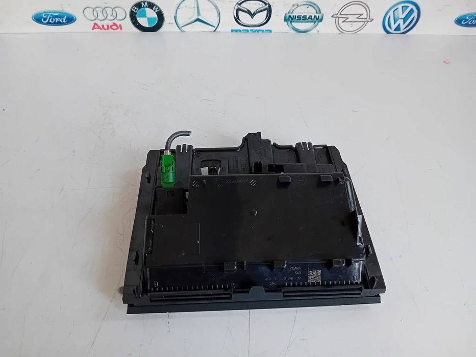 Modul Incarcare Wirelles Scrumiera Vw Passat B8 AN 2014-2020 Cod 3G1863071A Motor DFG Cutie UAX