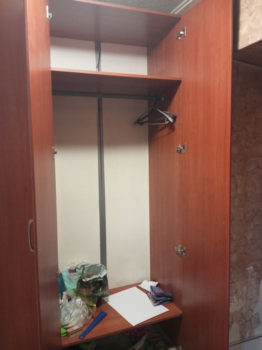 Продается шкаф в прихожую