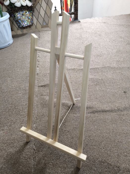 Столики, пюпитр и доска меловая