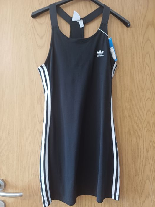 Adidas черна нова рокля  М